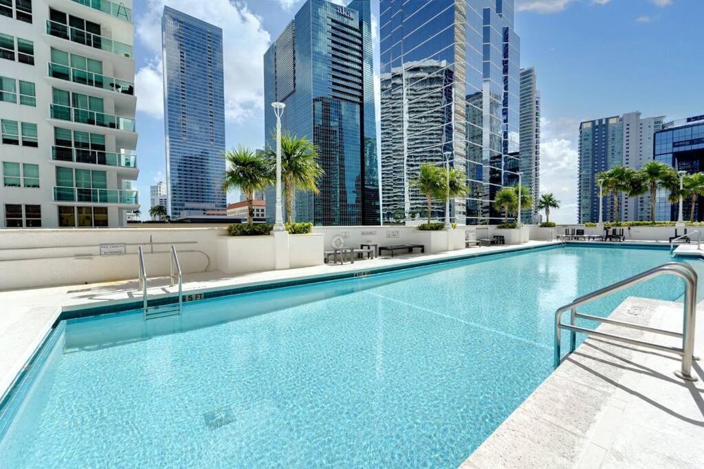 2 bed condo, Queen sofa bed Brickell, Free Parking, Pool, Gym