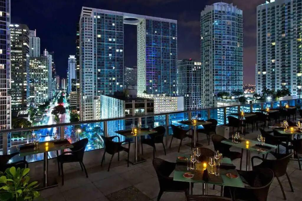 2 bed condo, Queen sofa bed Brickell, Free Parking, Pool, Gym