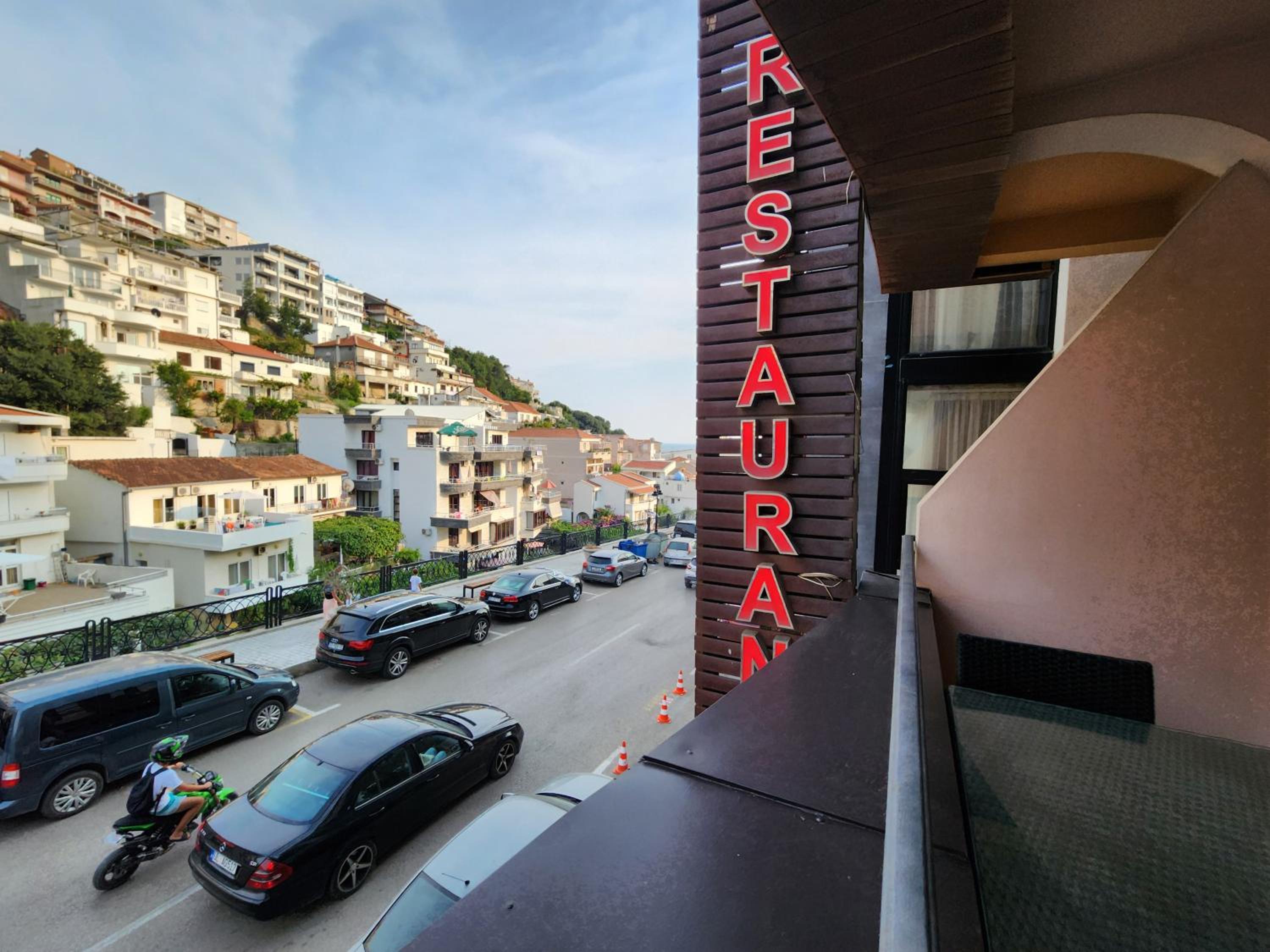 Hana Apartments