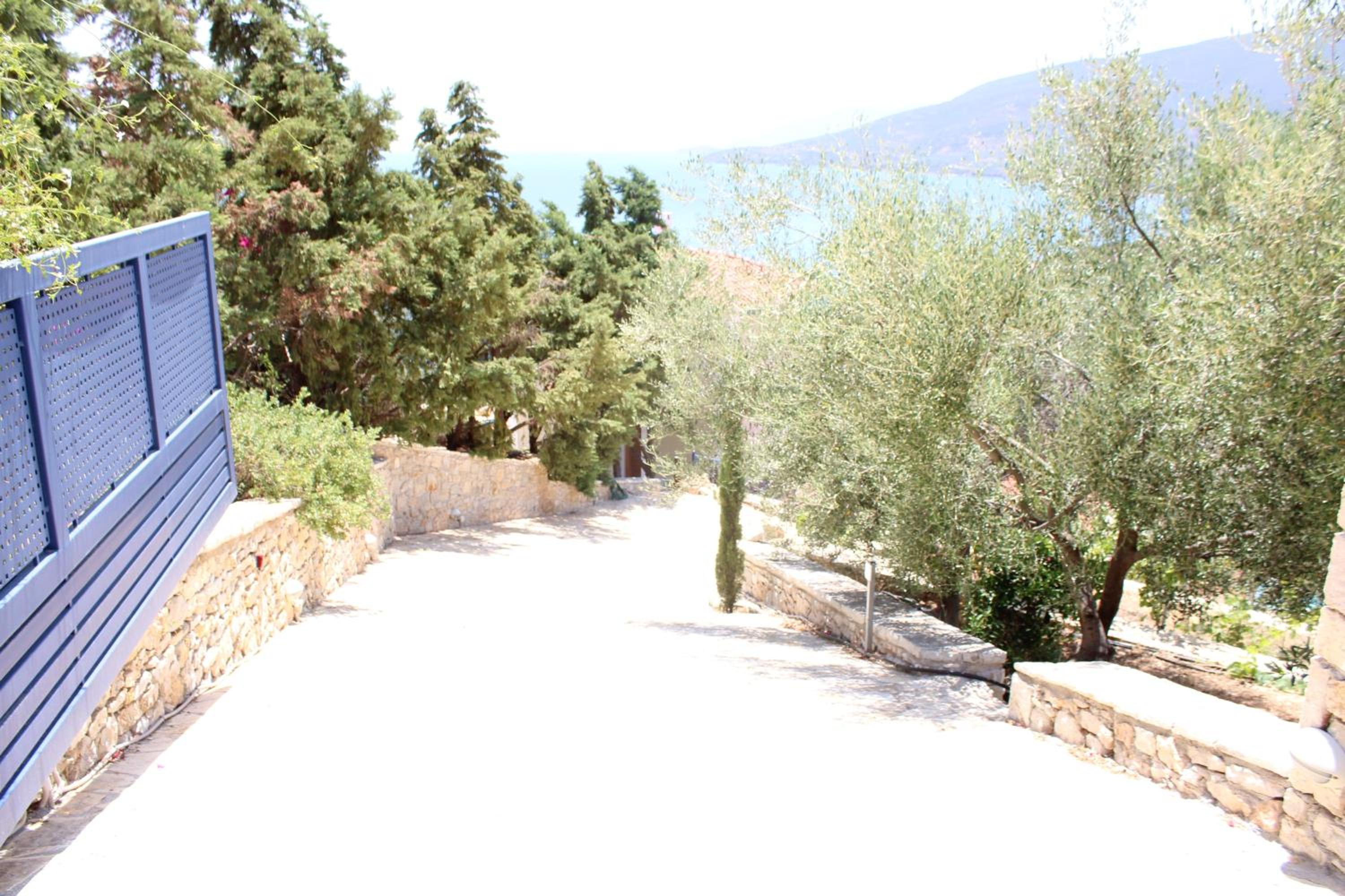 VILLA gALINI