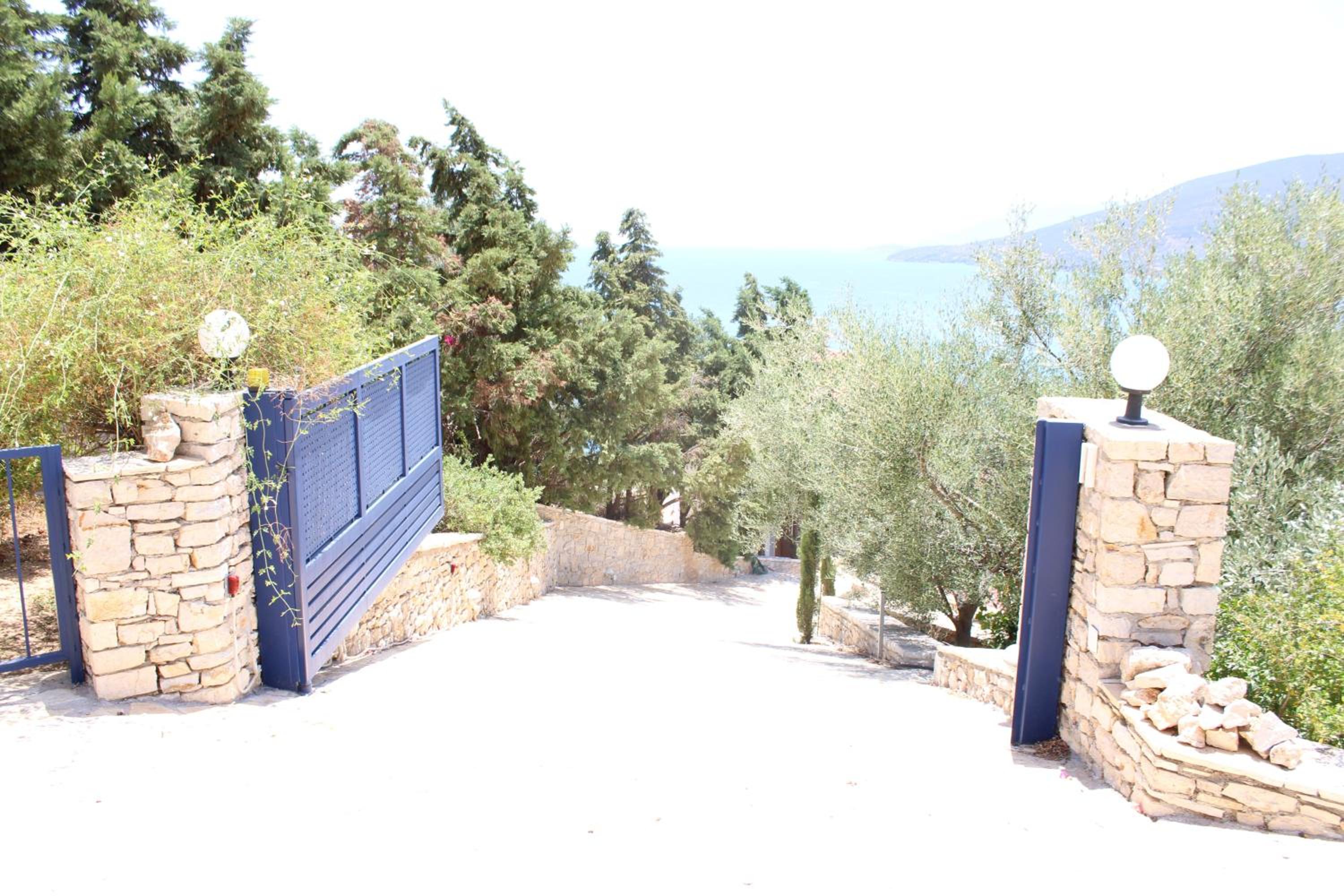 VILLA gALINI