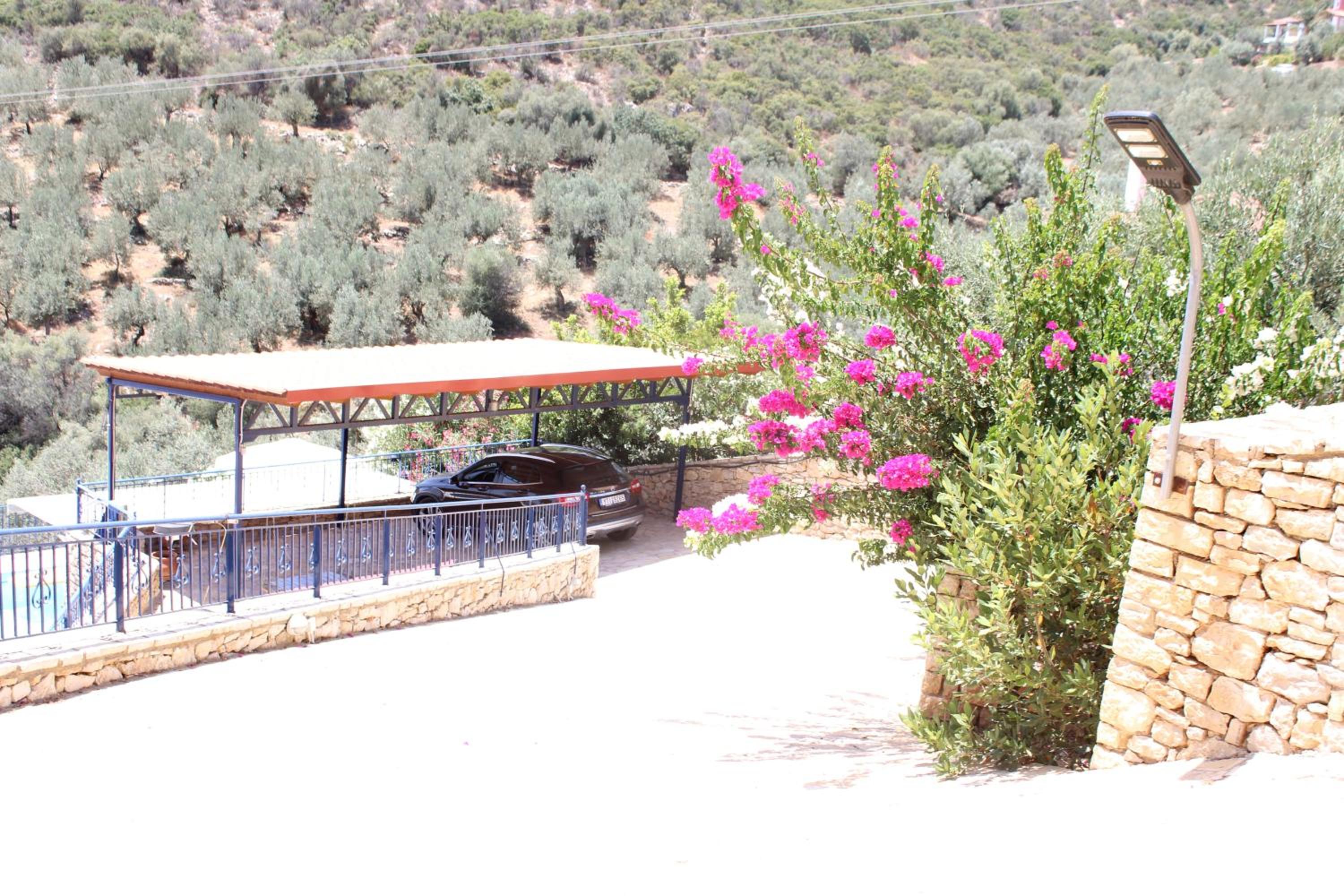 VILLA gALINI