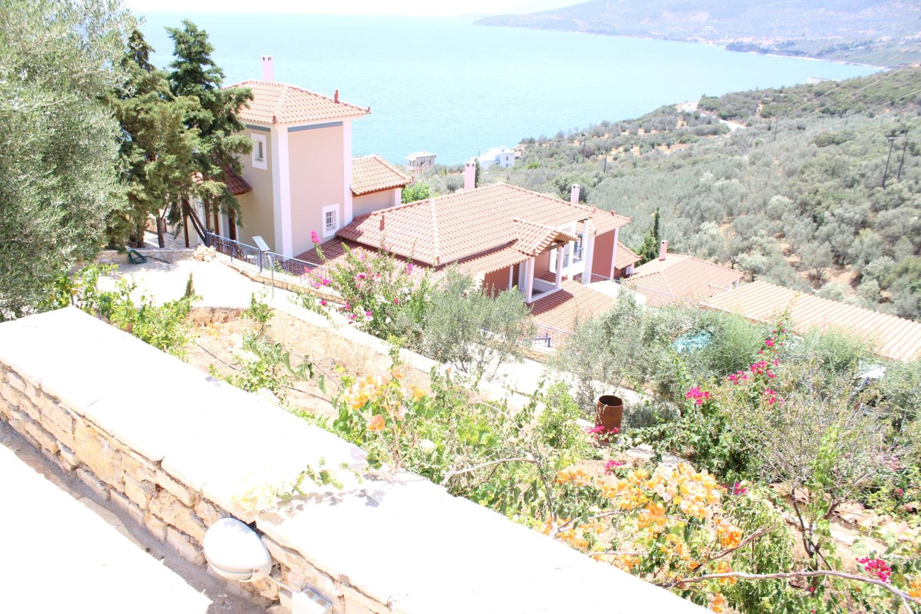VILLA gALINI