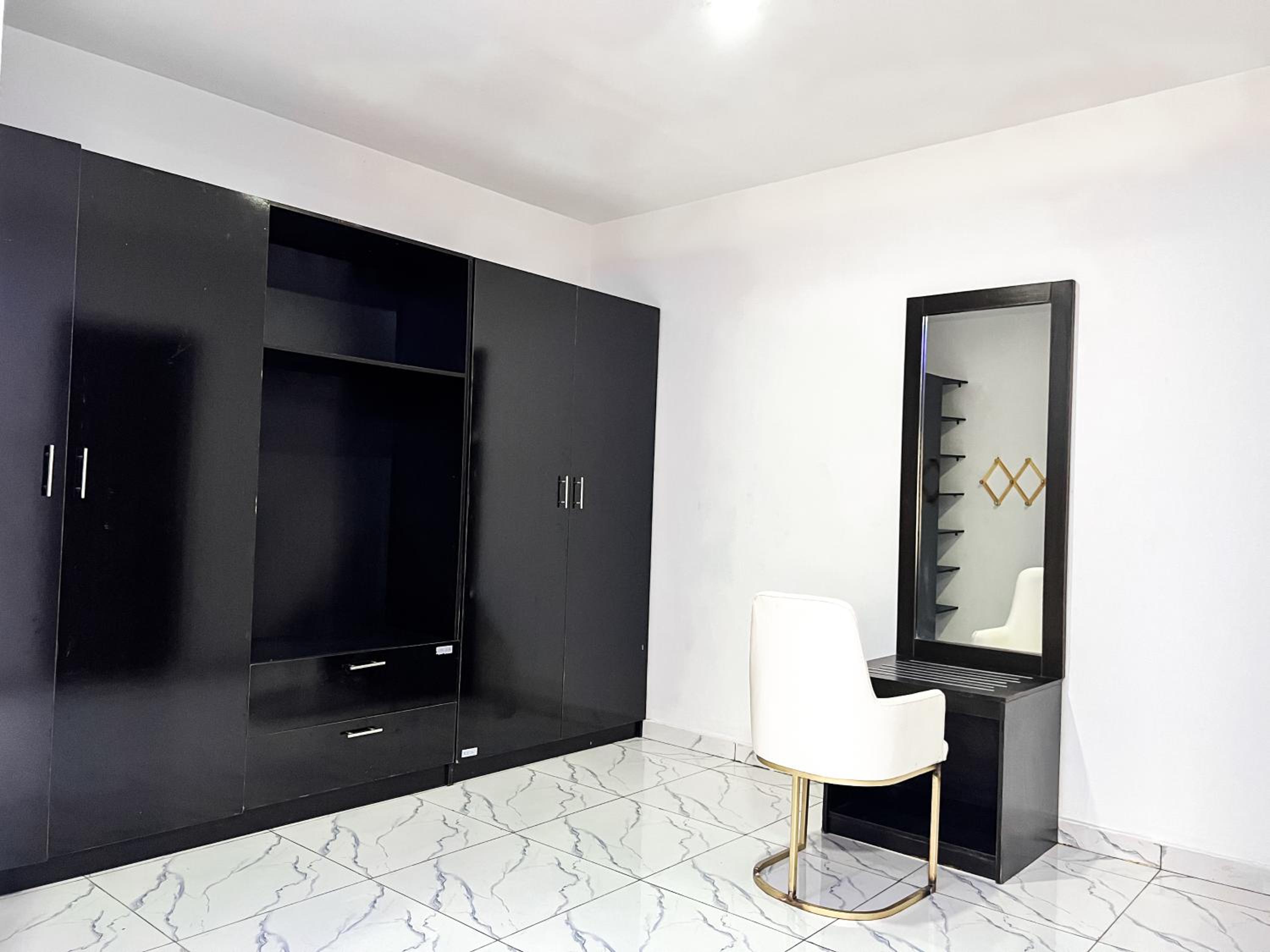 Luxury 3 Bedroom Haven in Lekki view 4