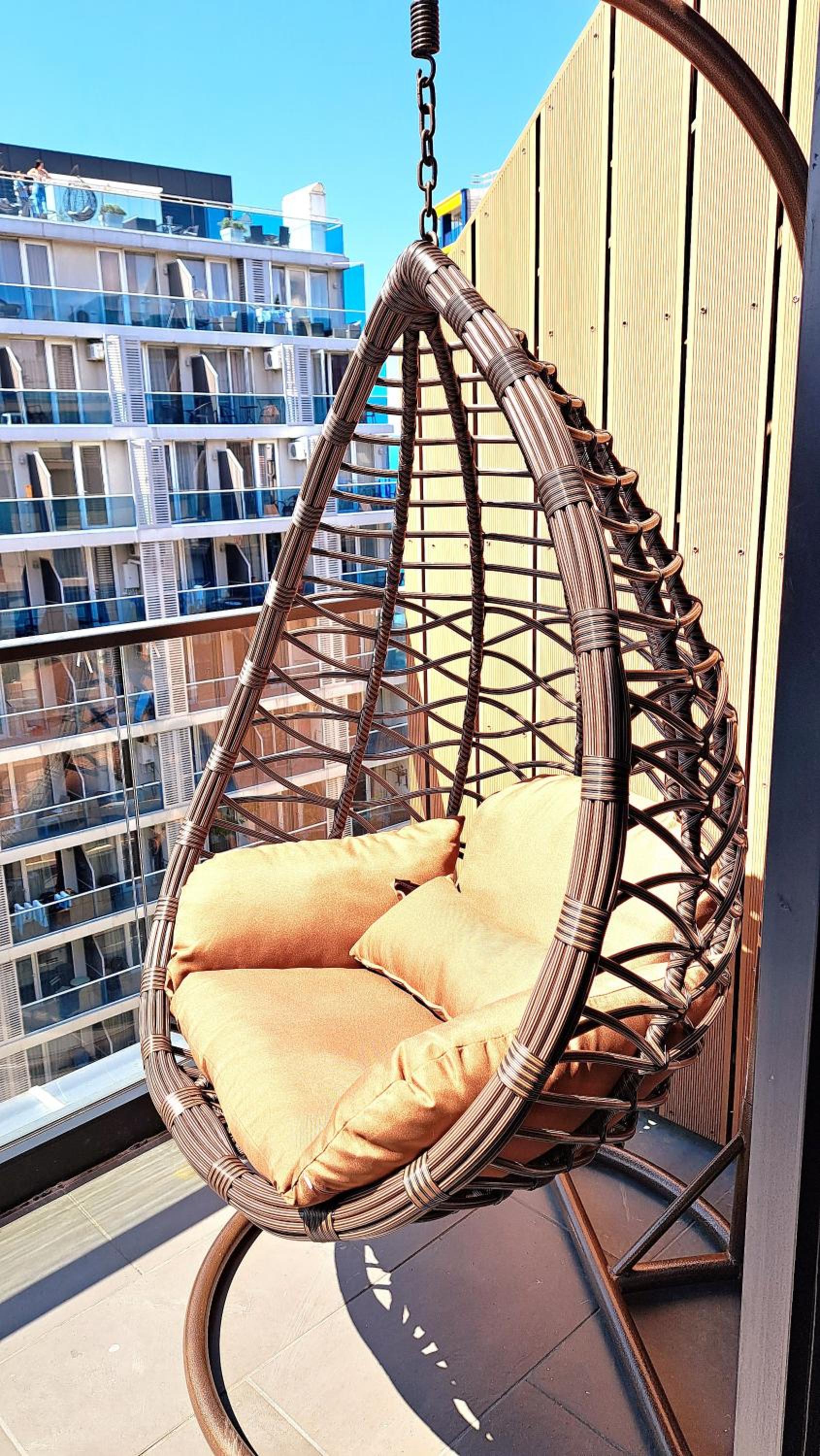Windham Delux Sunny Apartment