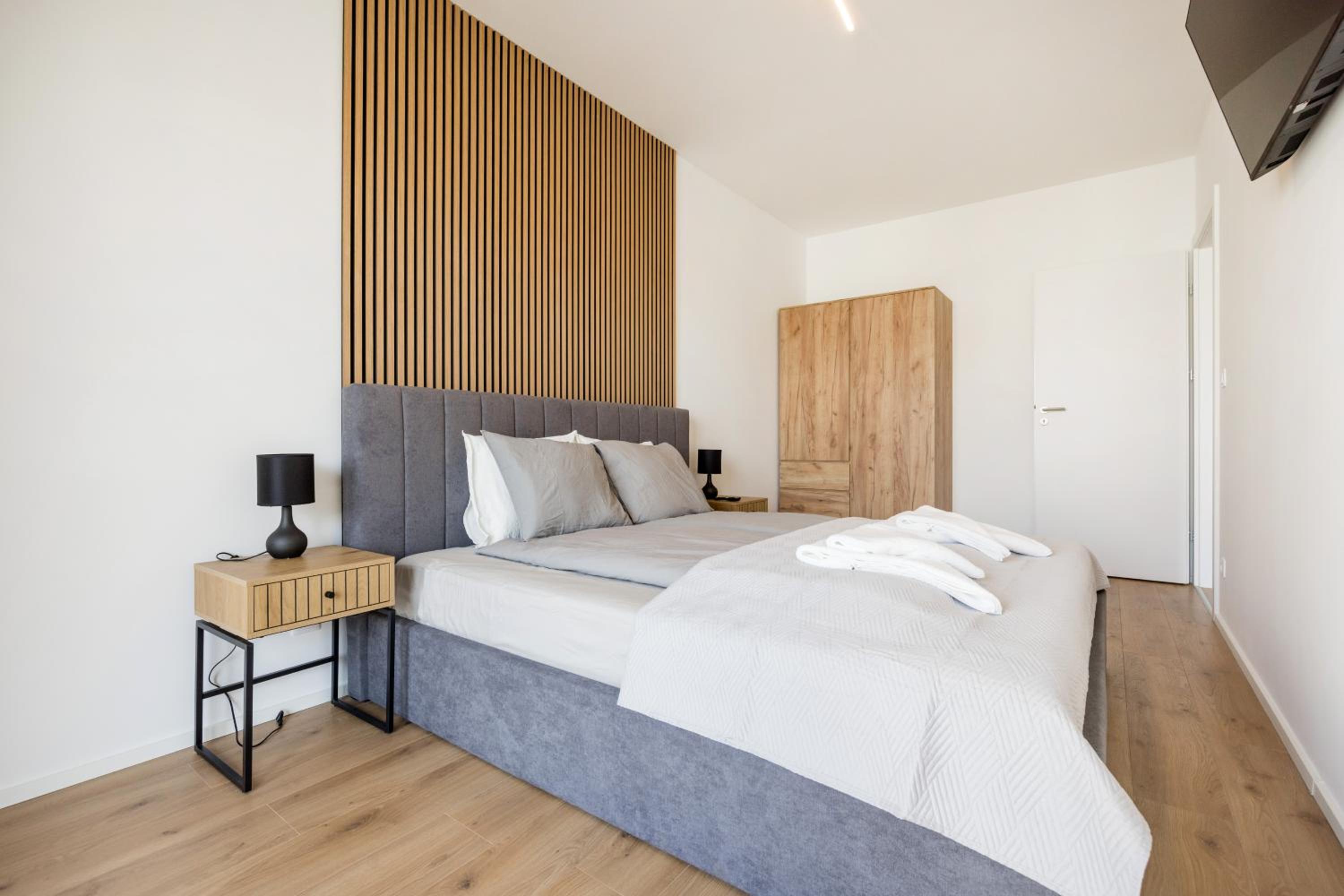 Sleek Apartment with Balcony and Parking view 2