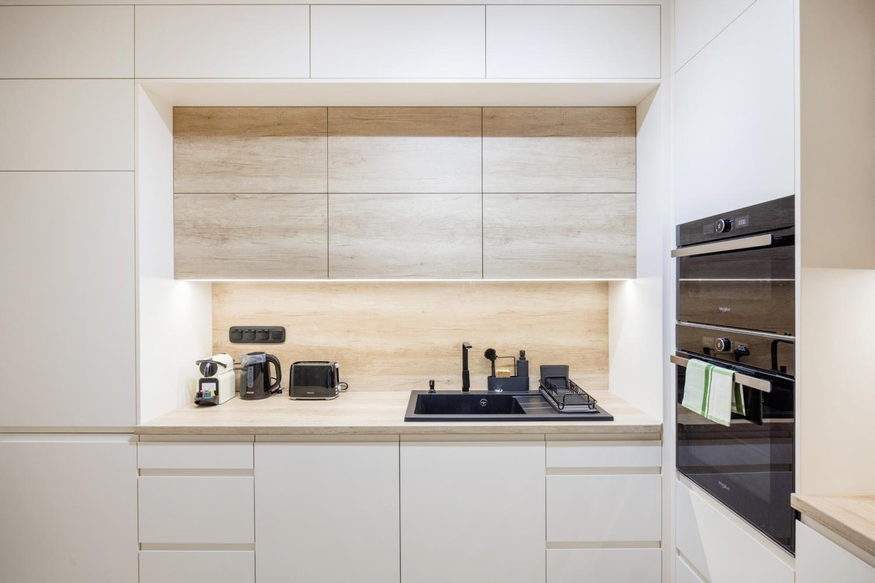 Modern Apartment with Balcony and Parking view 3