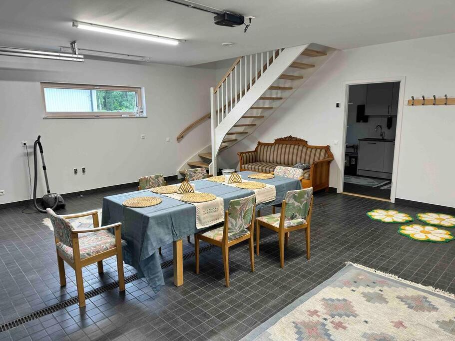 Cozy garage apartment