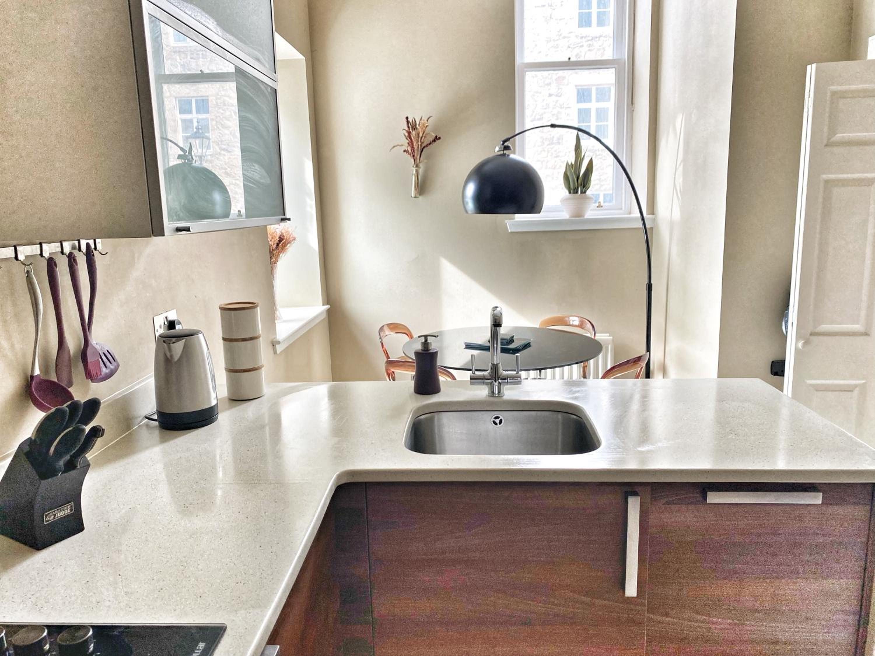 Netflix, Parking, Wifi, in Historical Townhouse Central Location by Lains Lettings view 4
