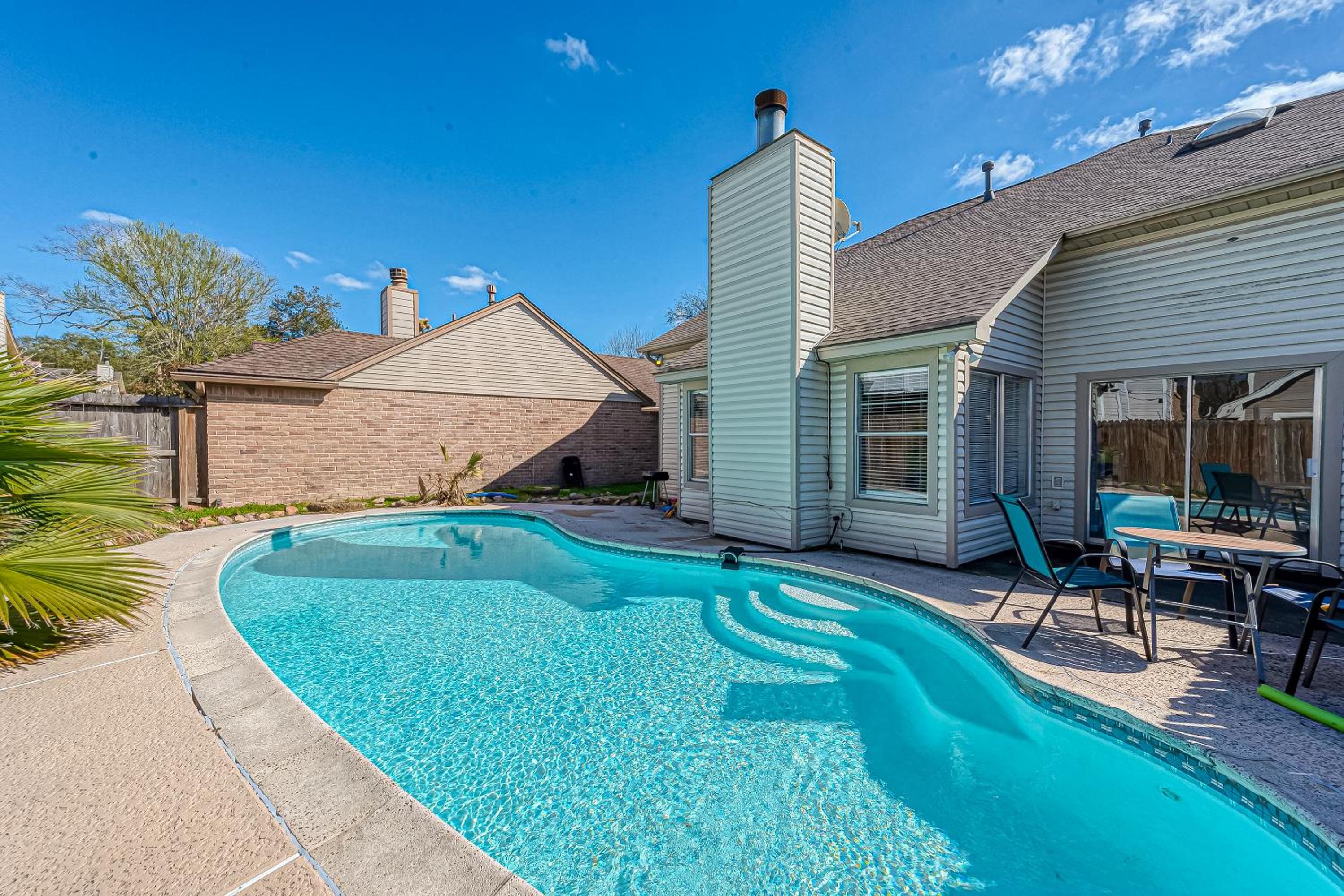 Beat The Heat In Katy Tx - Arcade Room & Pool
