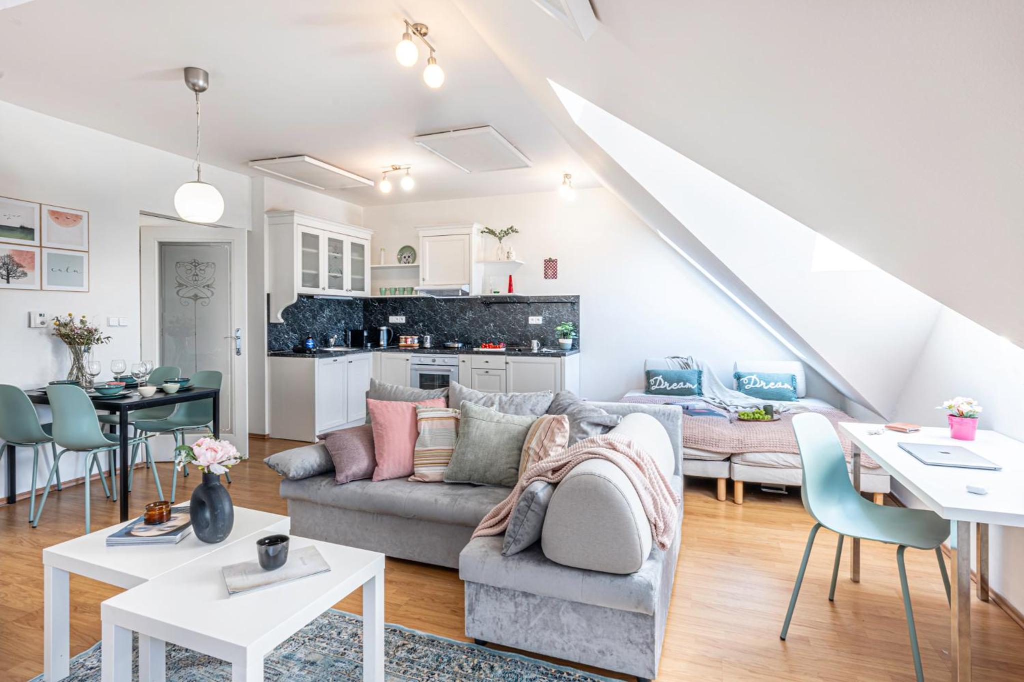 Prague Days - Airy Duplex with Terrace and AC