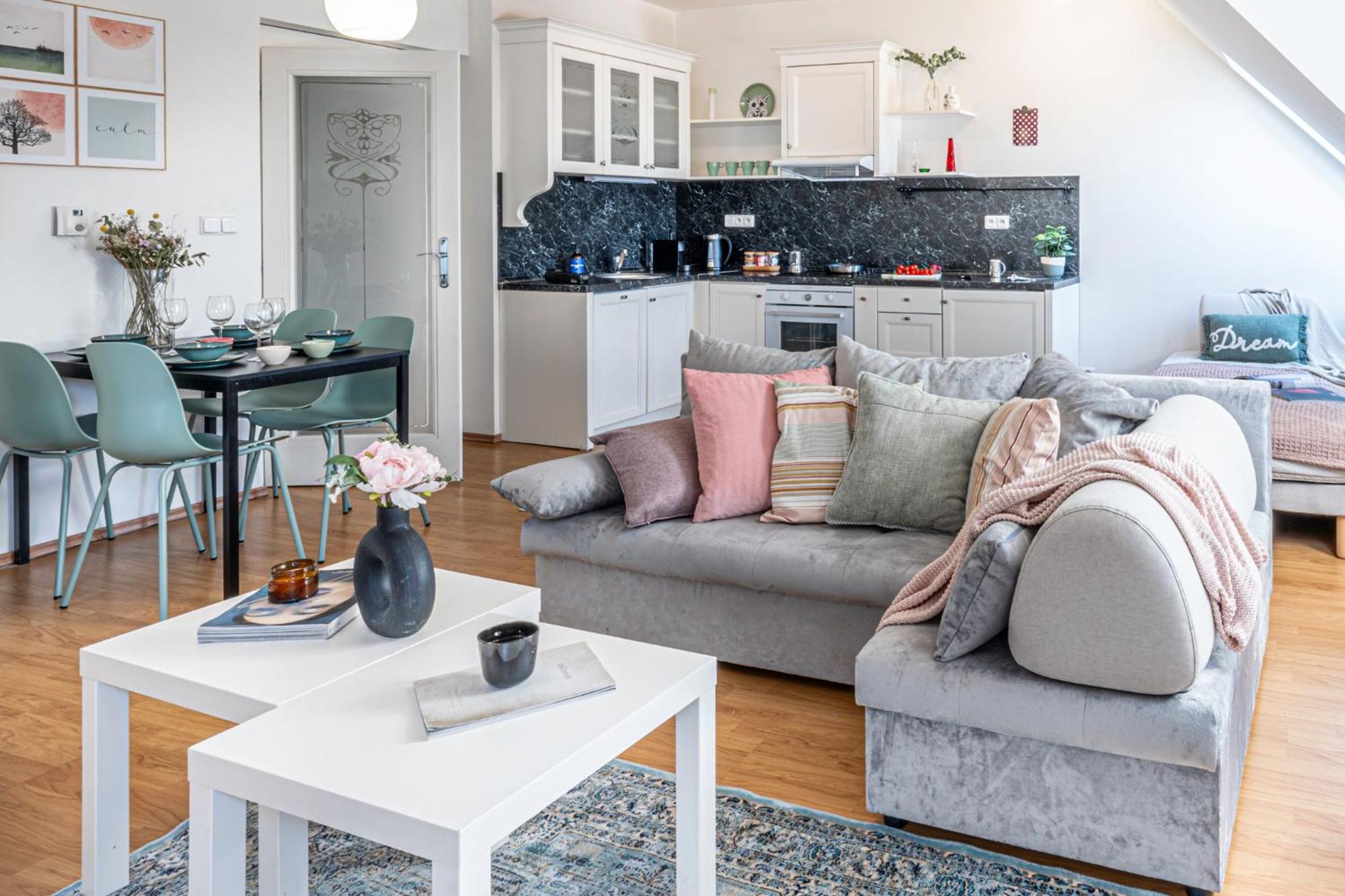 Prague Days - Airy Duplex with Terrace and AC