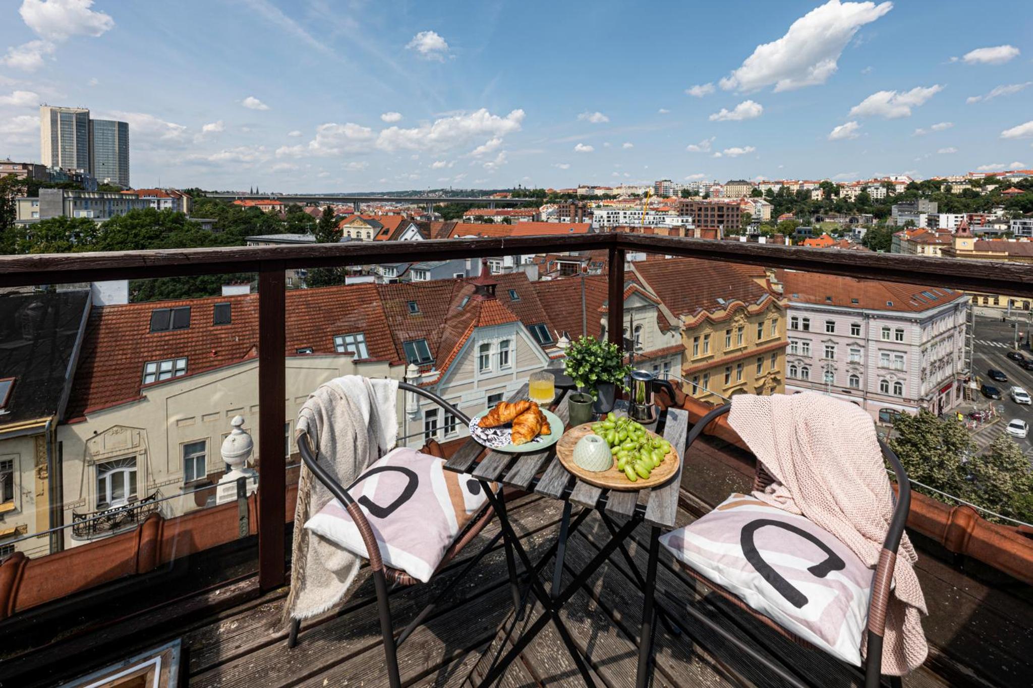 Prague Days - Airy Duplex with Terrace and AC