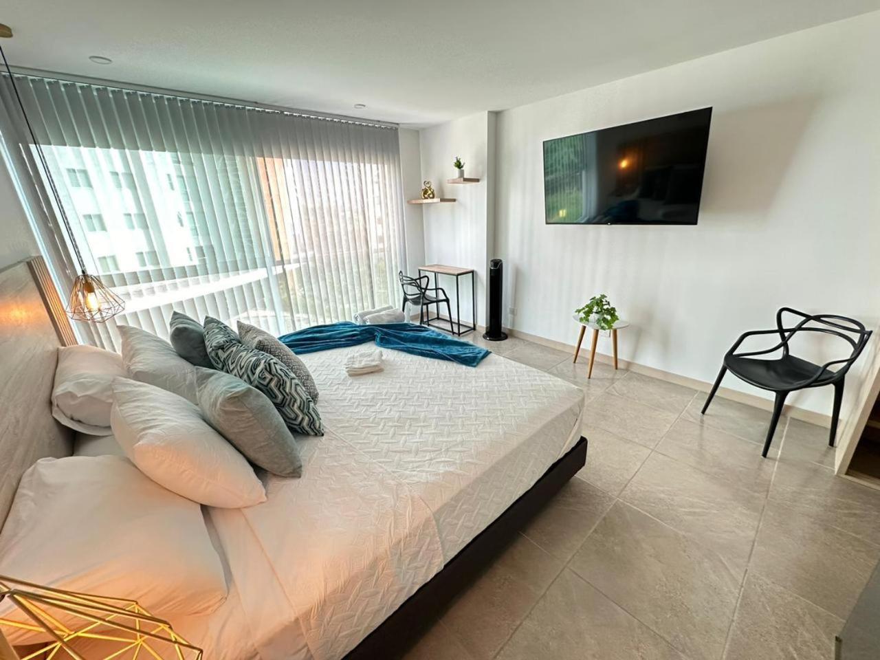 Belmonte403-Hermoso apartaestudio en avenida centenario