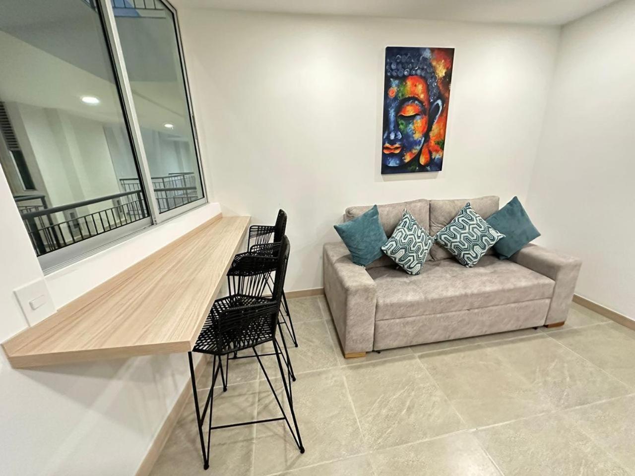 Belmonte403-Hermoso apartaestudio en avenida centenario