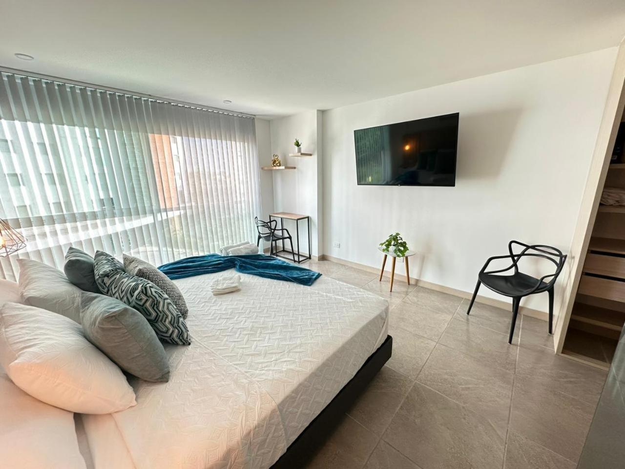 Belmonte403-Hermoso apartaestudio en avenida centenario