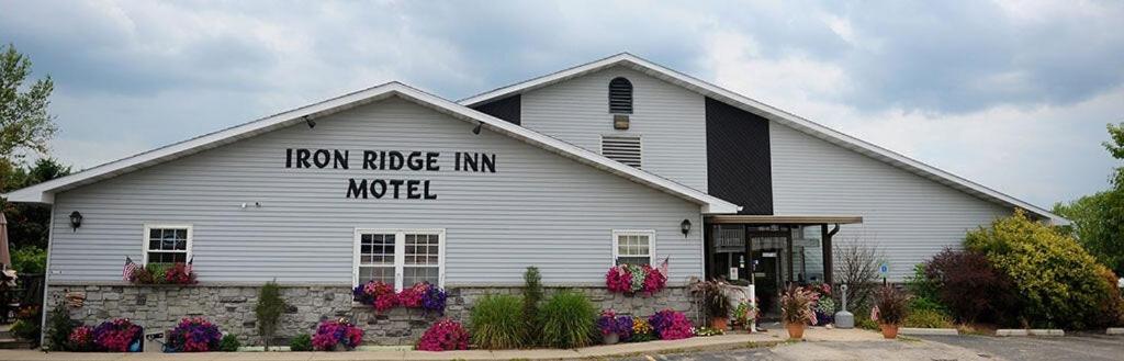 Iron Ridge Inn Motel view 2