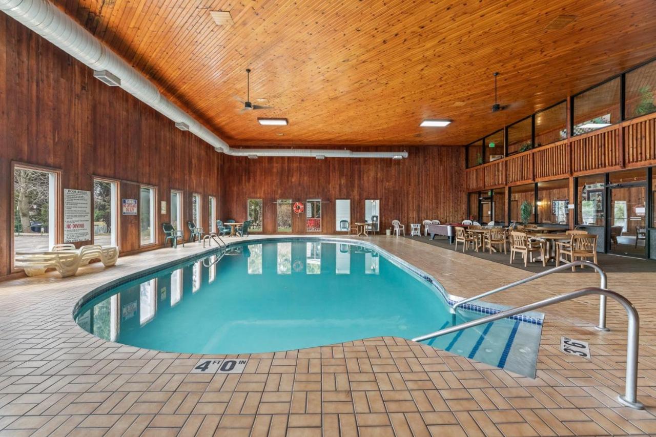 Iron Ridge Inn Motel view 5