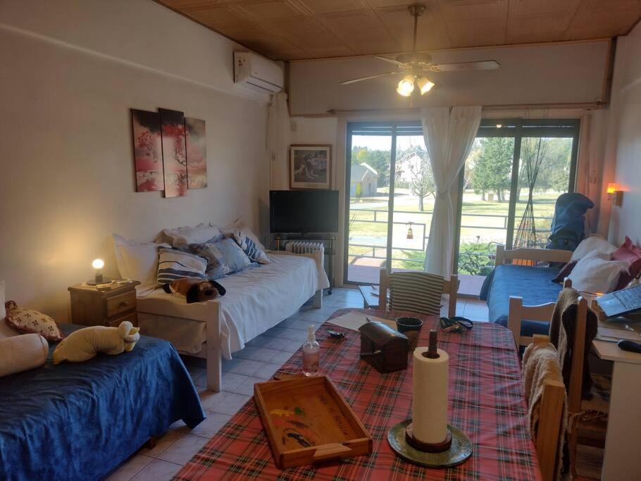 Dormi Apartamento en Country Boca Raton Monoambiente con pileta gym tenis golf paddle
