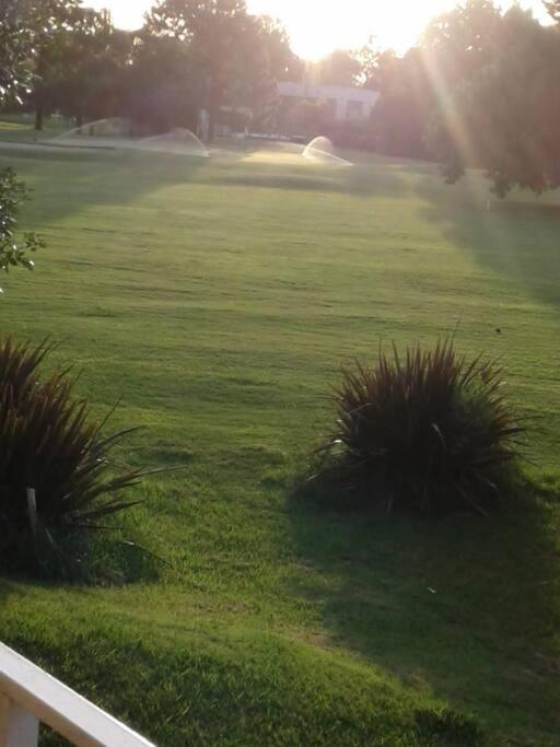 Dormi Apartamento en Country Boca Raton Monoambiente con pileta gym tenis golf paddle