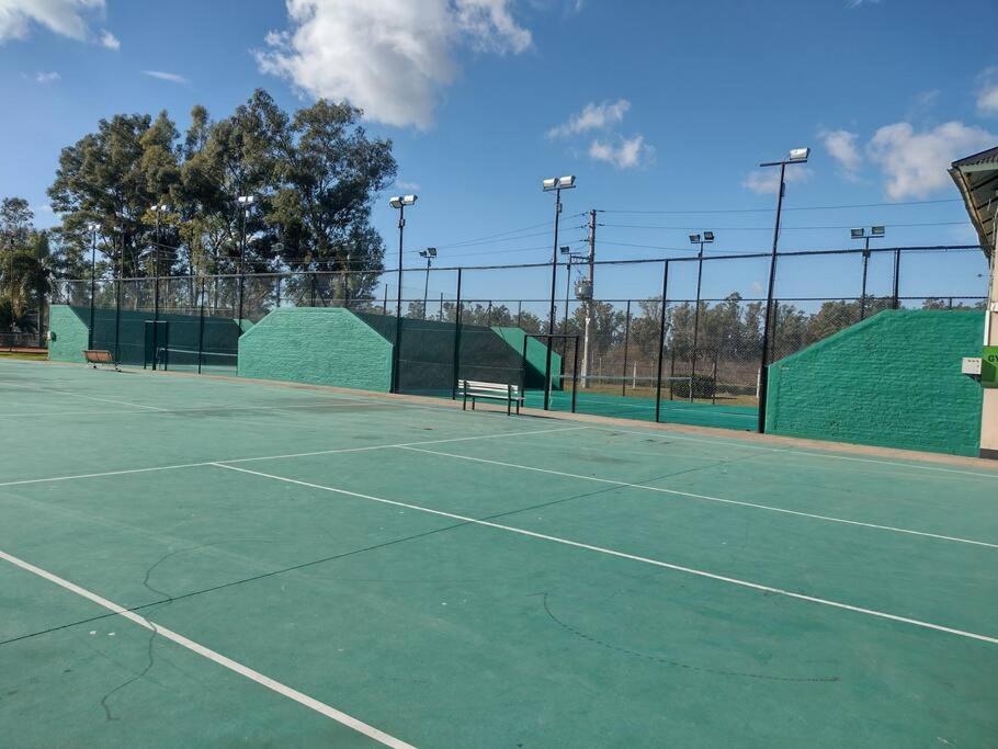 Dormi Apartamento en Country Boca Raton Monoambiente con pileta gym tenis golf paddle