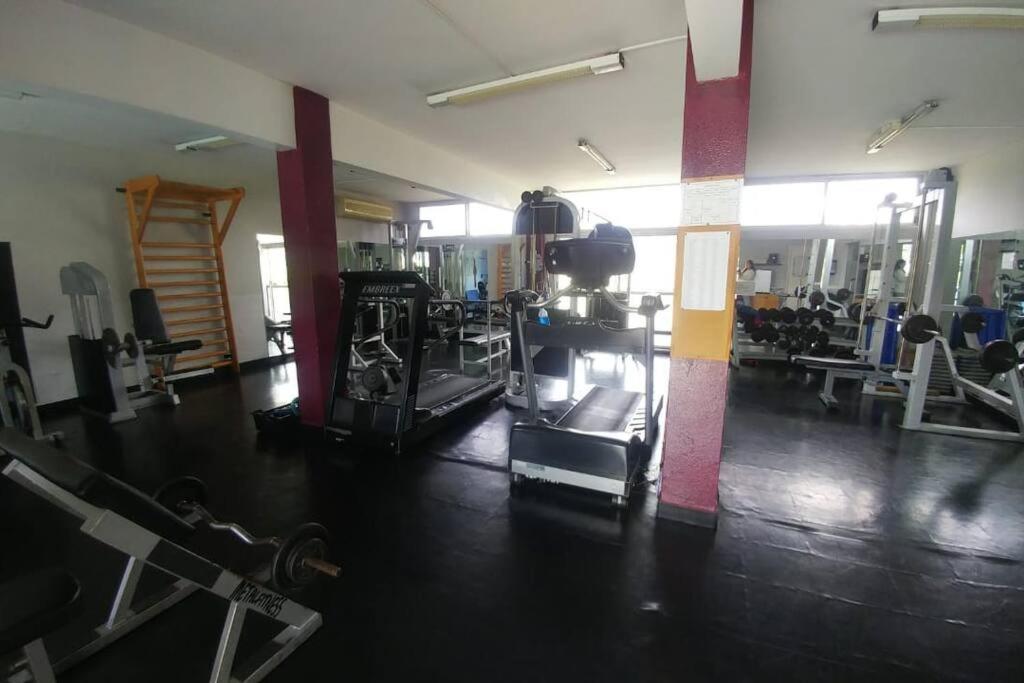 Dormi Apartamento en Country Boca Raton Monoambiente con pileta gym tenis golf paddle