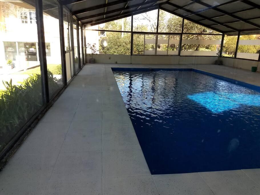 Dormi Apartamento en Country Boca Raton Monoambiente con pileta gym tenis golf paddle