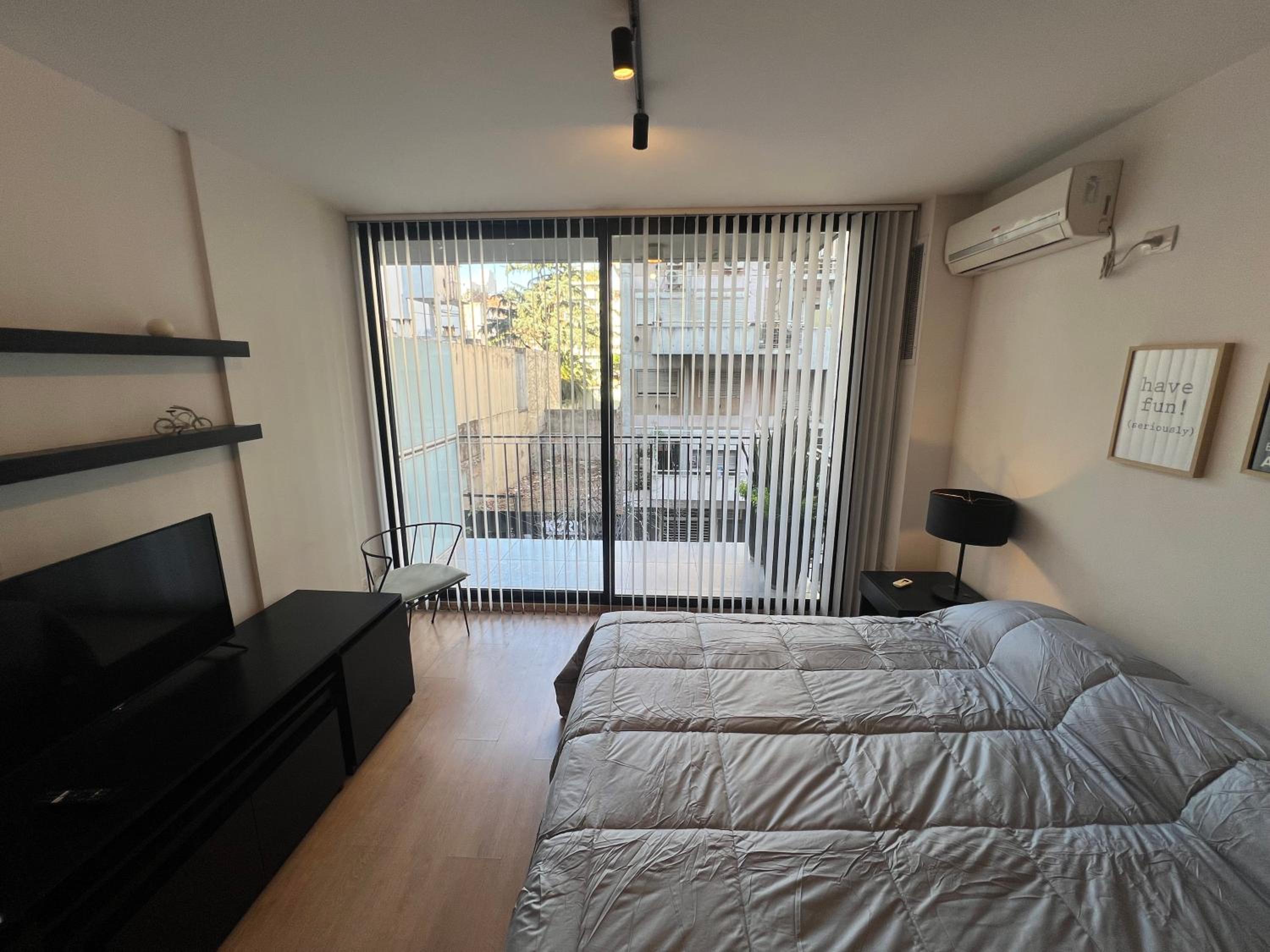 Amplio Monoambiente en Palermo Hollywood!
