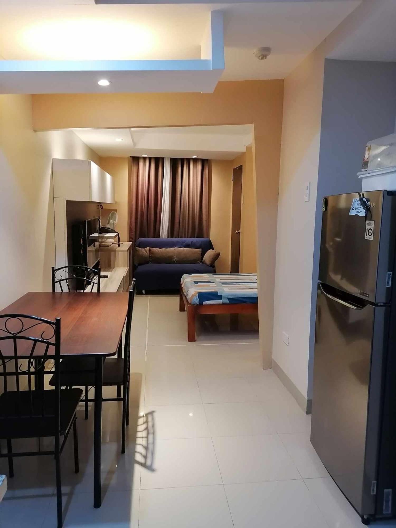 Affordable Cozy Studio 1-Ride to SM Cebu & Ayala view 4