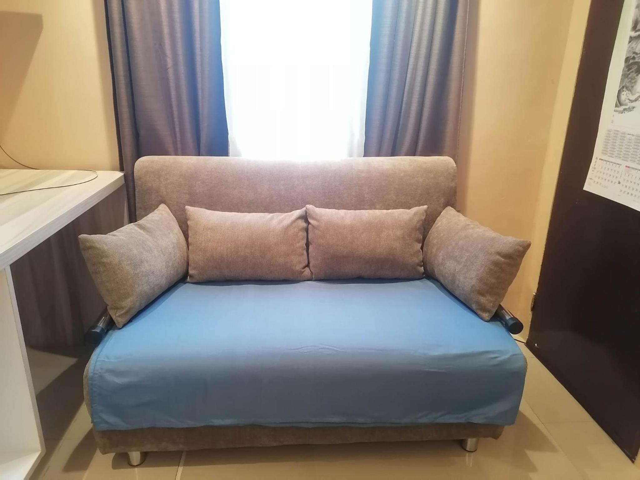 Affordable Cozy Studio 1-Ride to SM Cebu & Ayala view 3