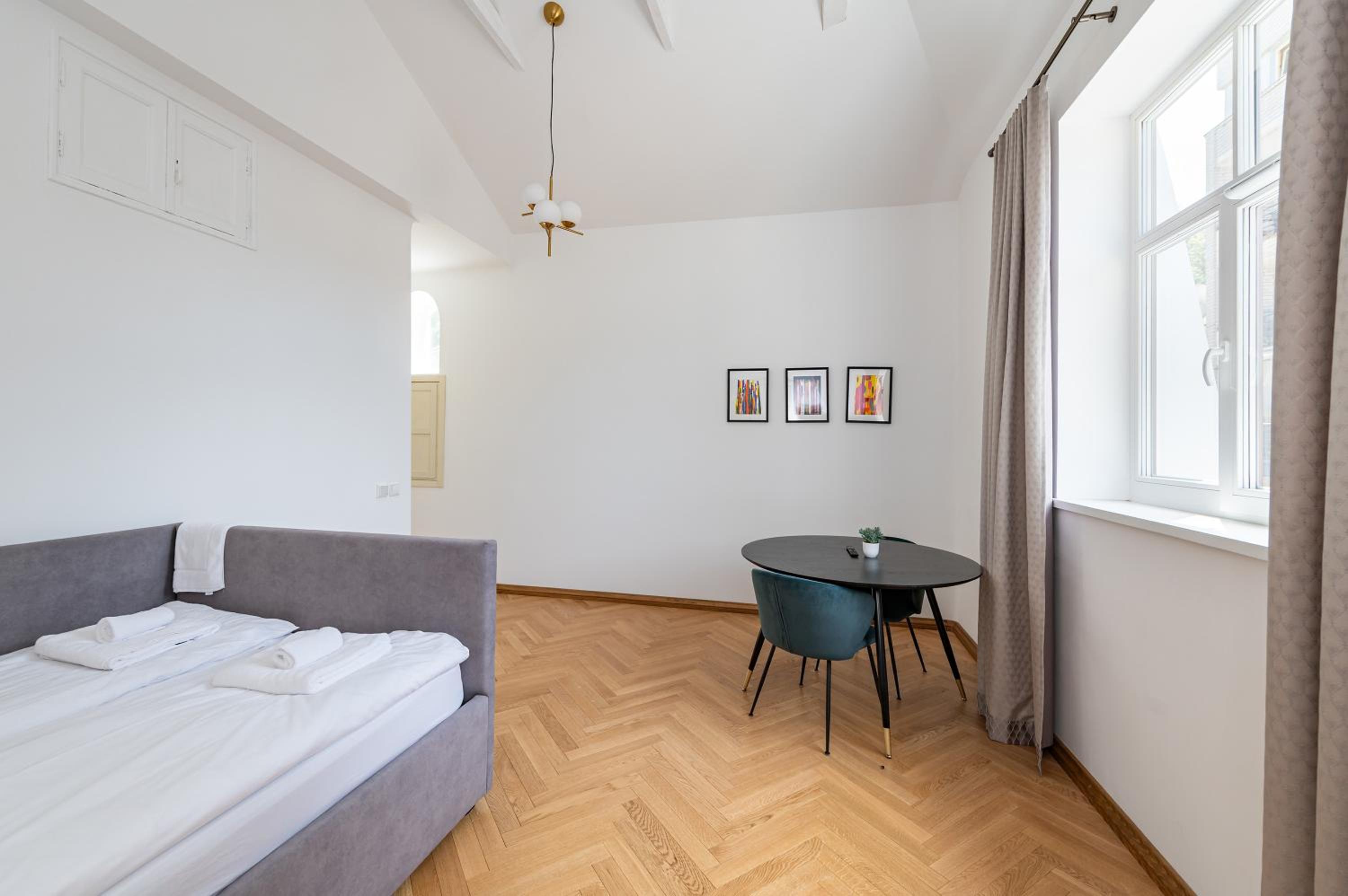Park Avenue Apartments by Hostlovers view 3