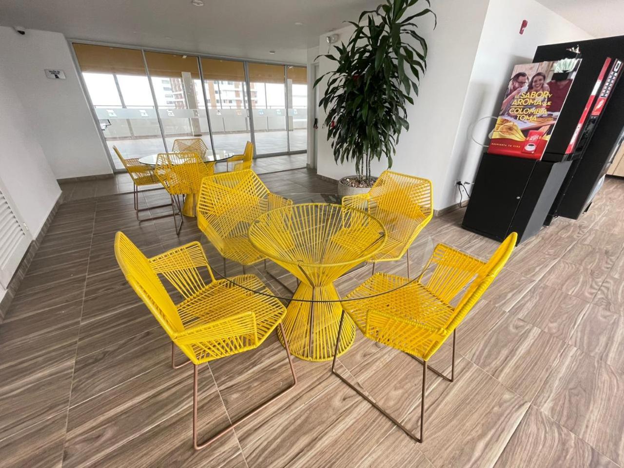 CH1204-Apartamento con linda vista en sector fundadores