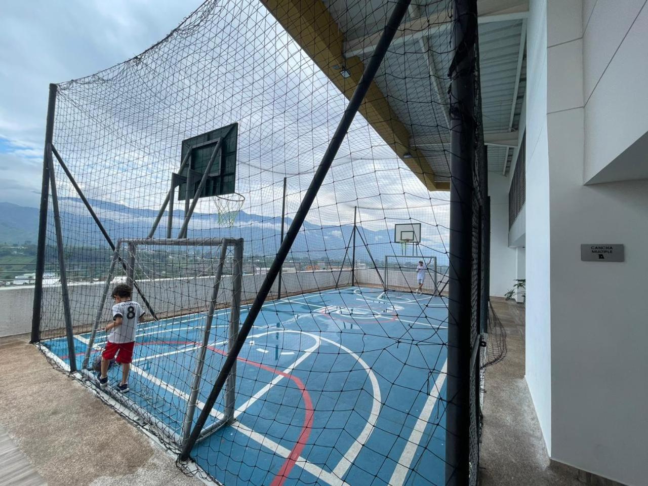 CH1204-Apartamento con linda vista en sector fundadores