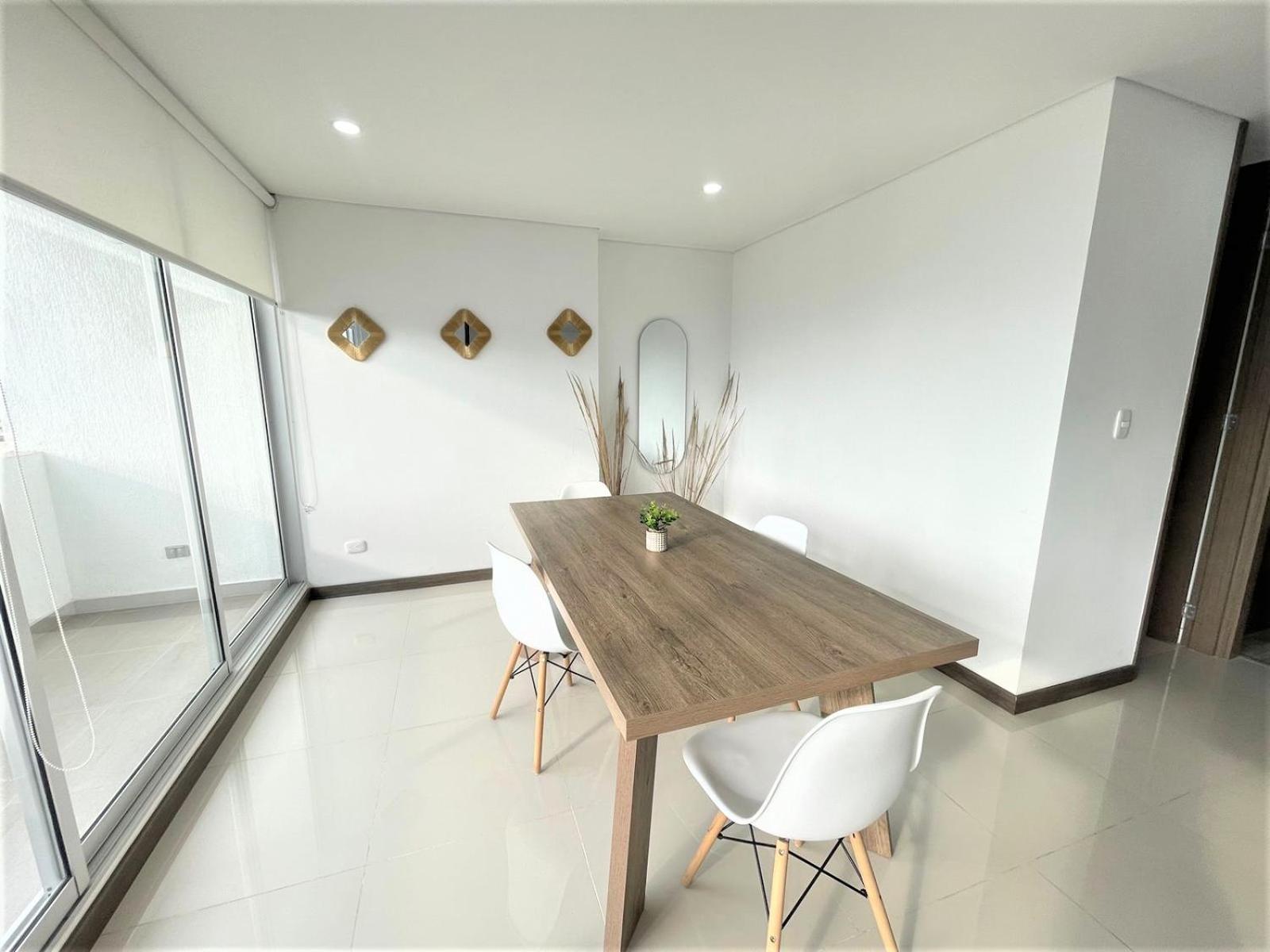 CH1204-Apartamento con linda vista en sector fundadores