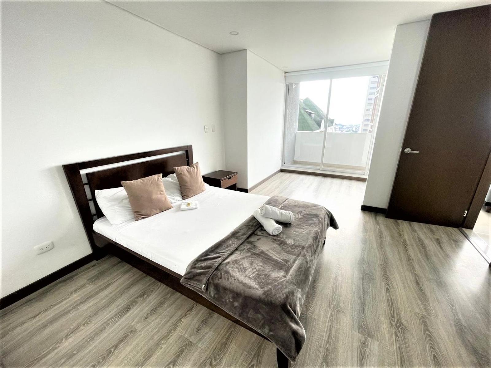 CH1204-Apartamento con linda vista en sector fundadores