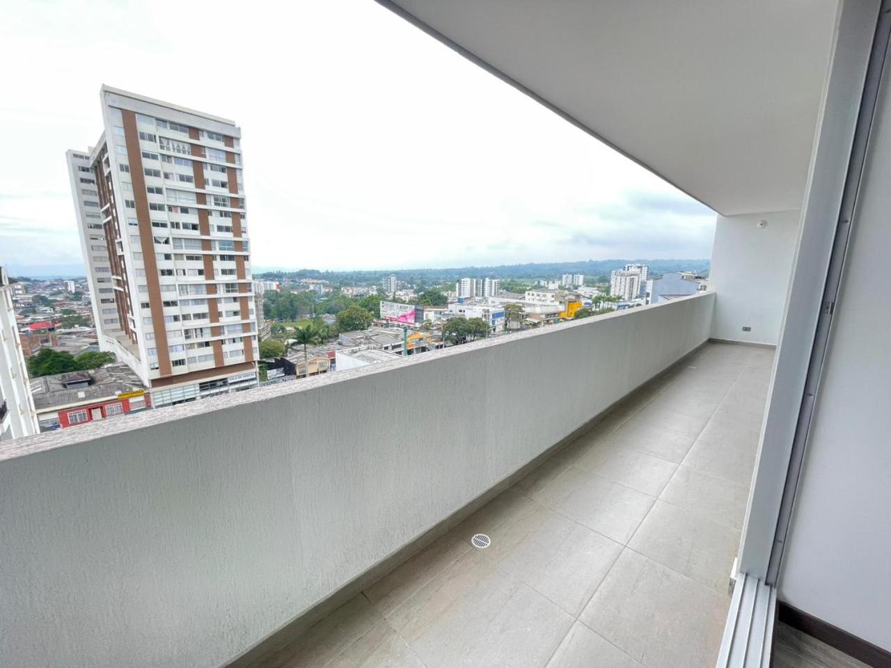 CH1204-Apartamento con linda vista en sector fundadores