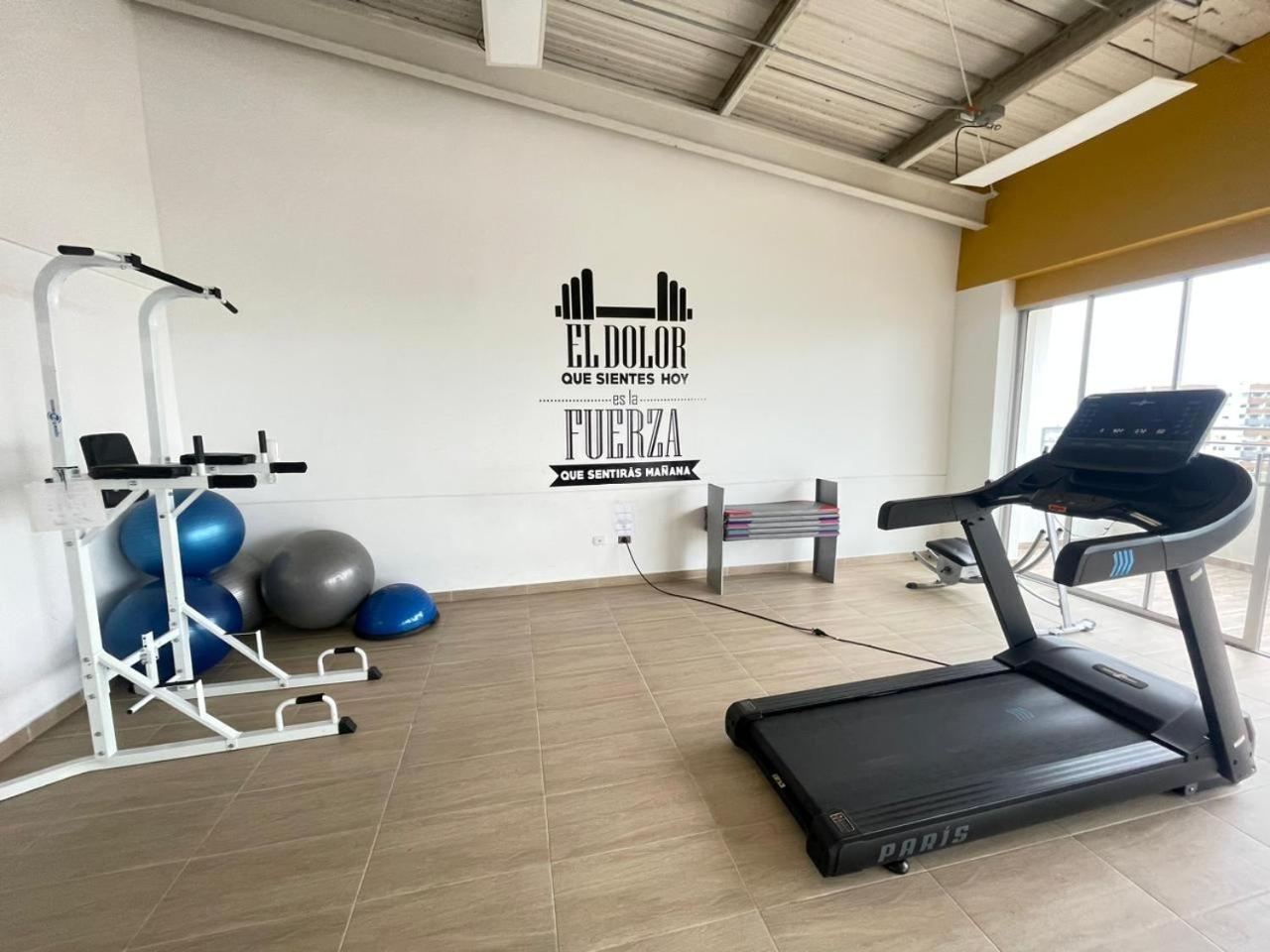 CH1204-Apartamento con linda vista en sector fundadores