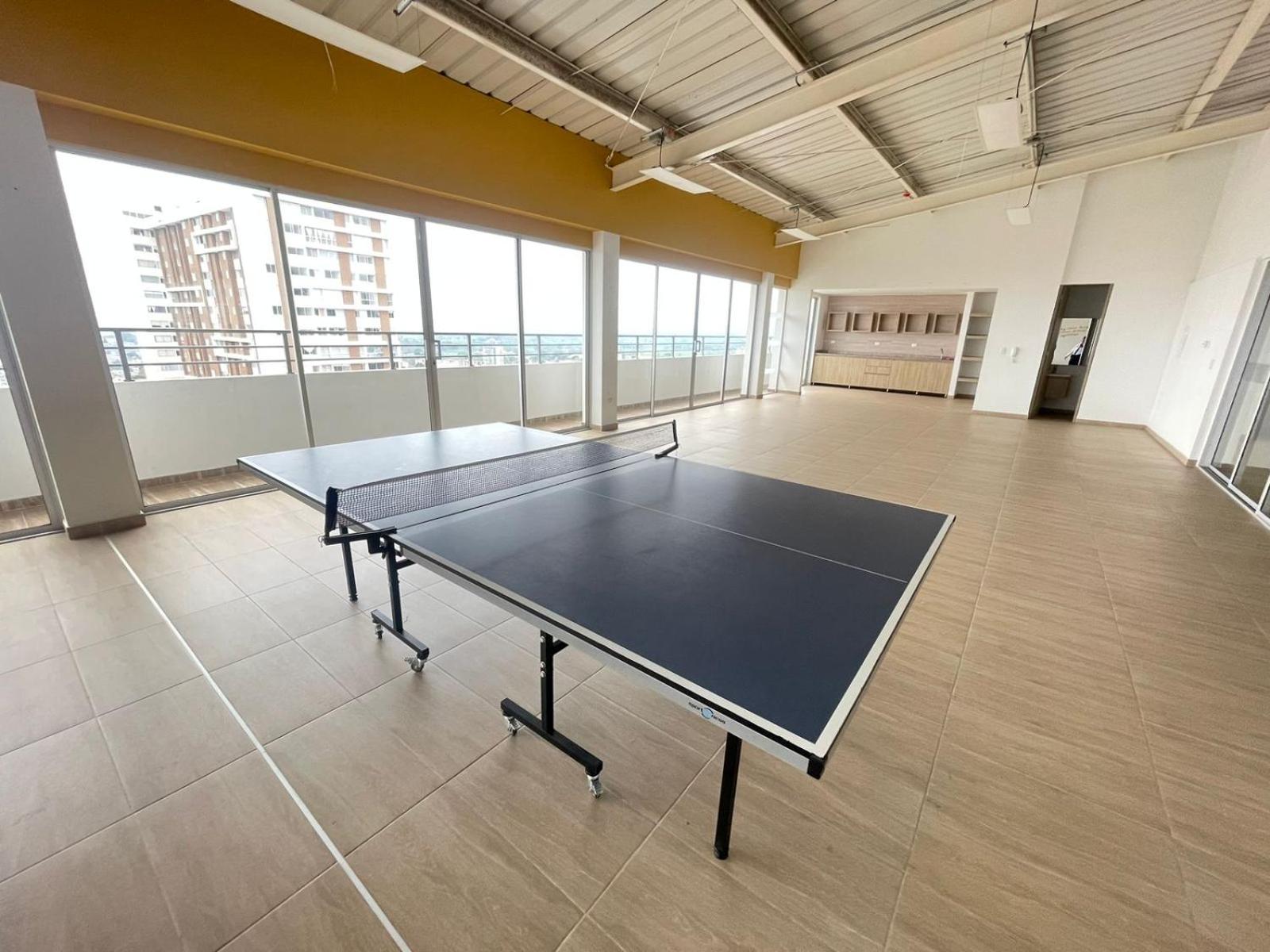 CH1204-Apartamento con linda vista en sector fundadores