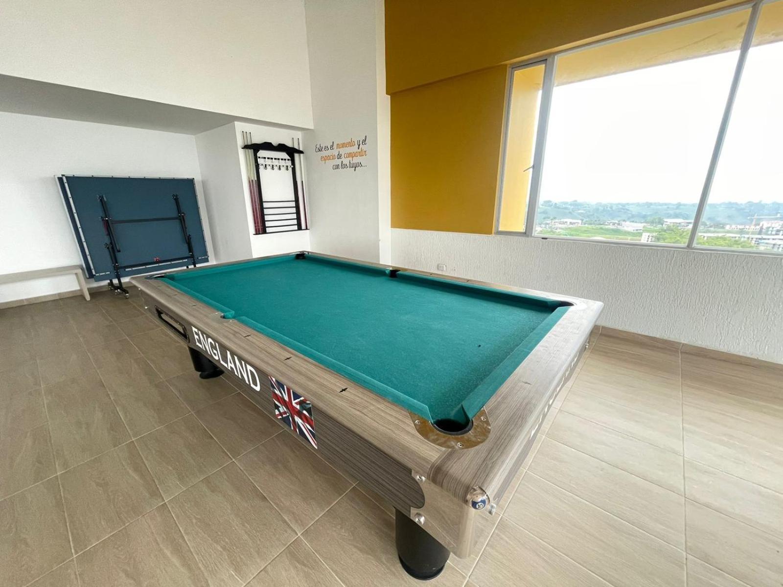 CH1204-Apartamento con linda vista en sector fundadores