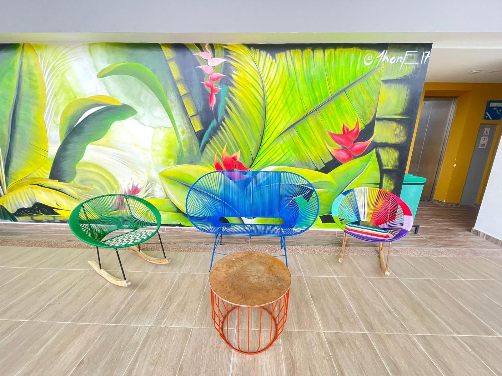 CH1204-Apartamento con linda vista en sector fundadores