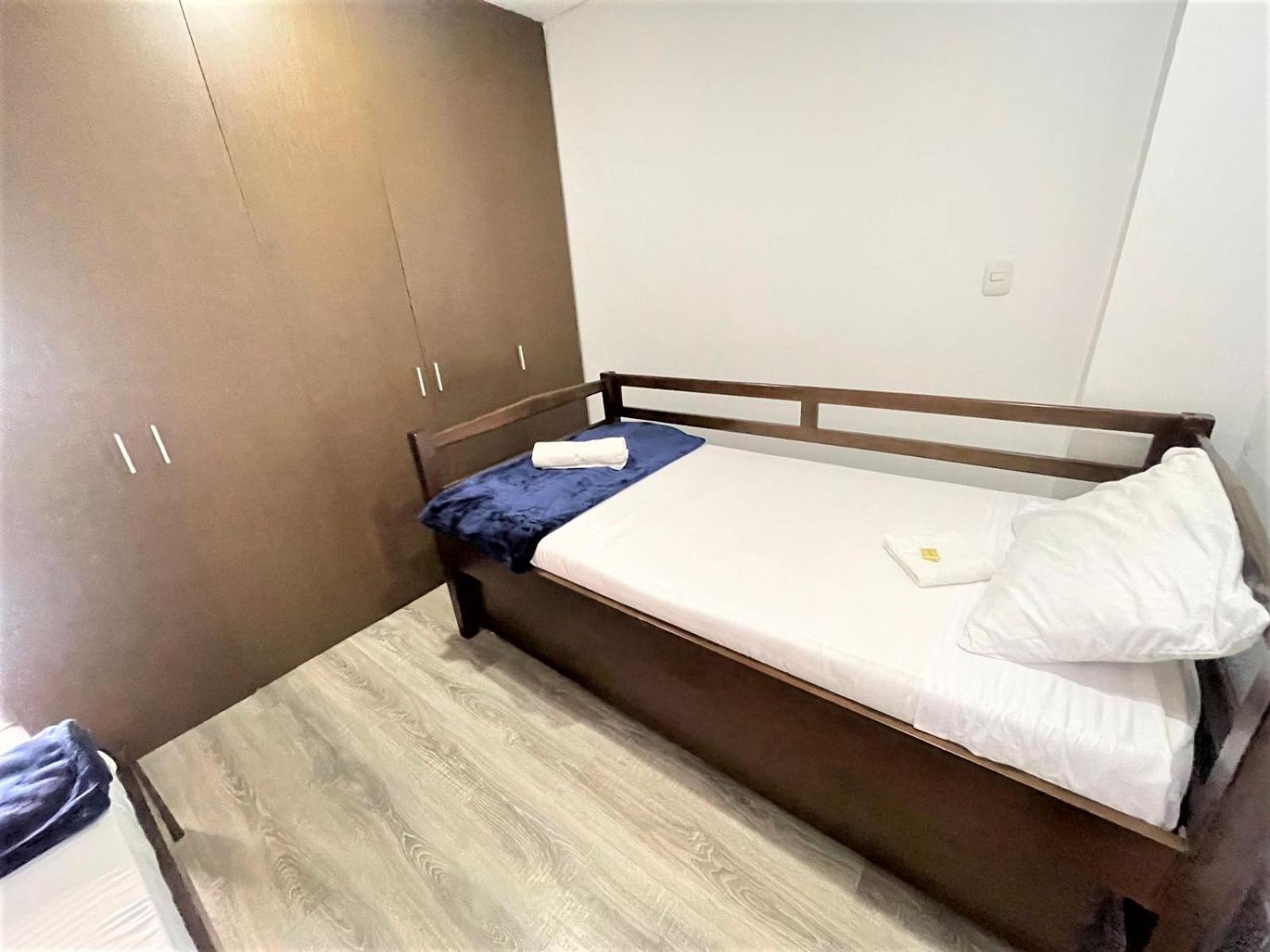 CH1204-Apartamento con linda vista en sector fundadores