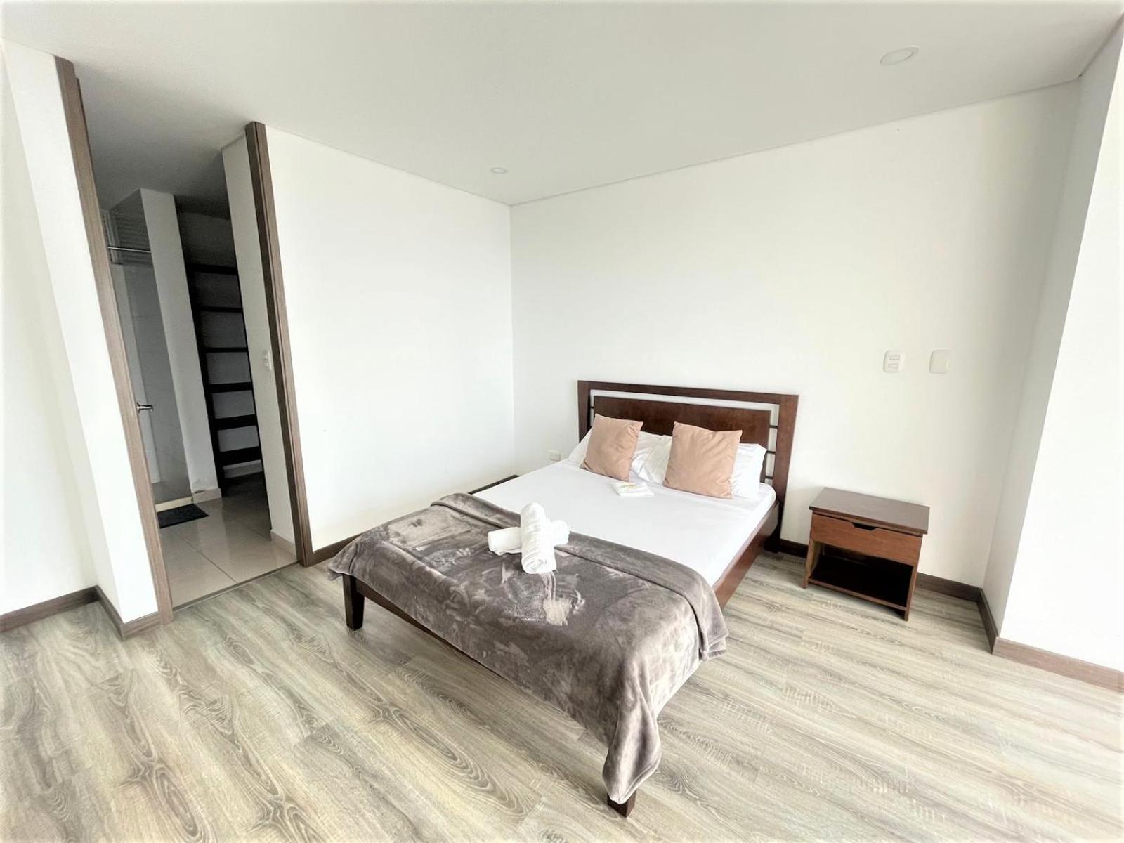 CH1204-Apartamento con linda vista en sector fundadores
