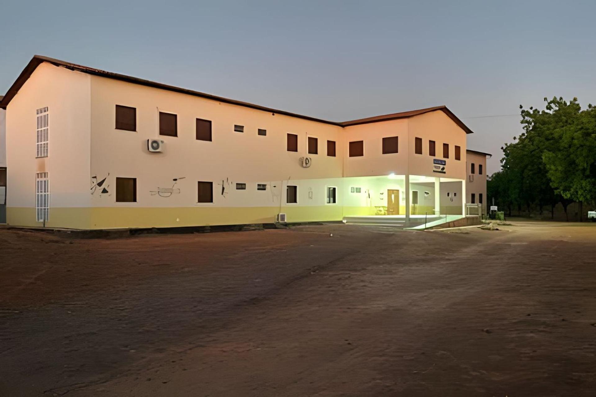 Hostel o Viveiro - Serra da Capivara - Prédio JK