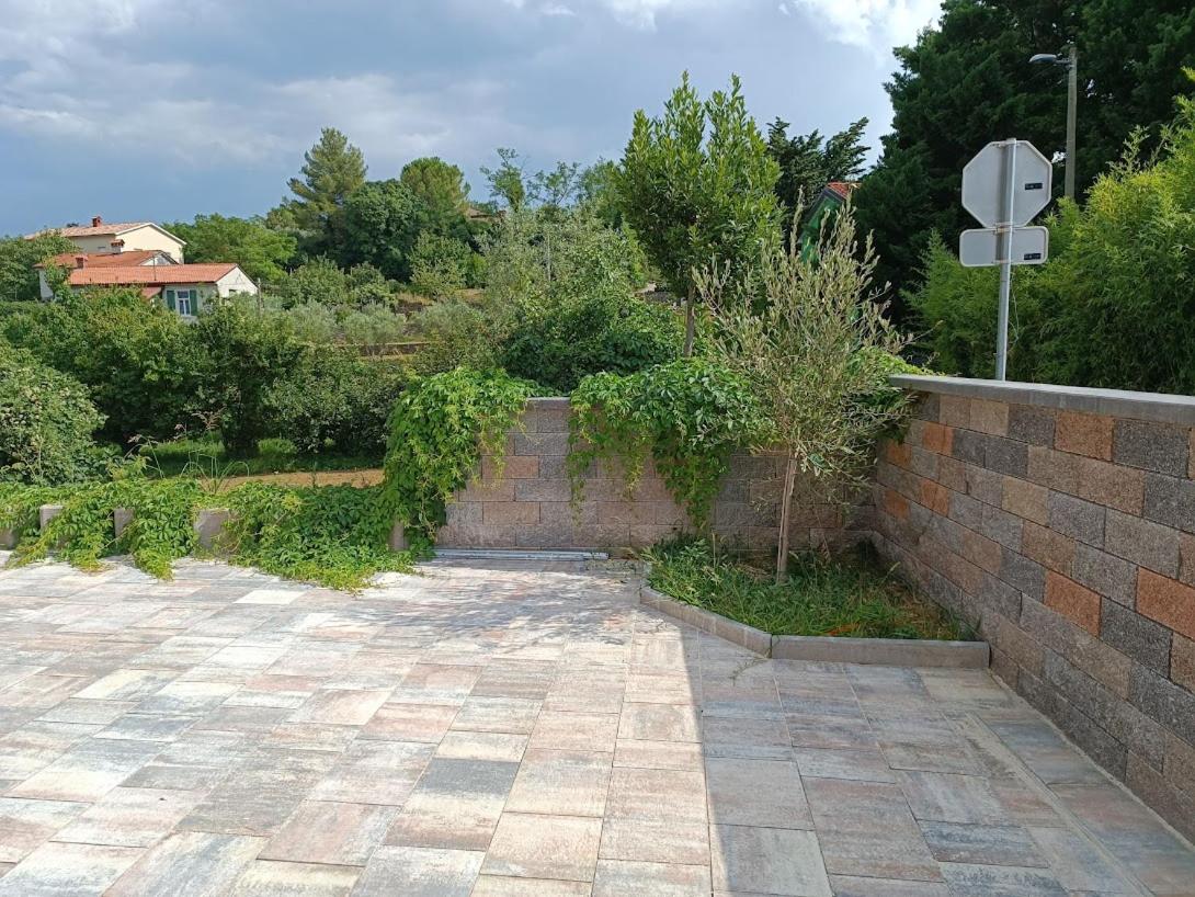 Photo 33