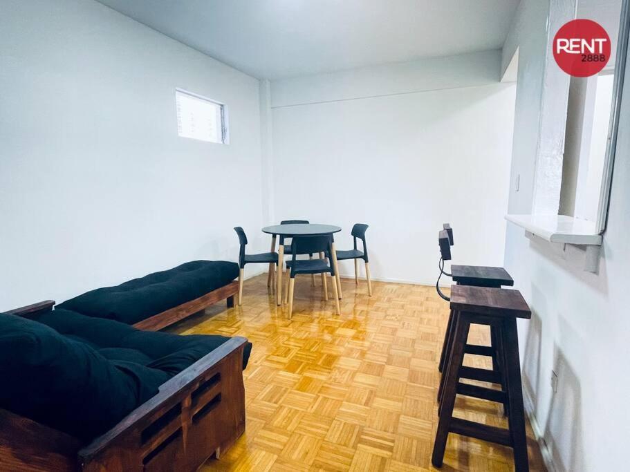 Rent Gurruchaga