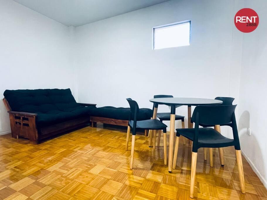 Rent Gurruchaga