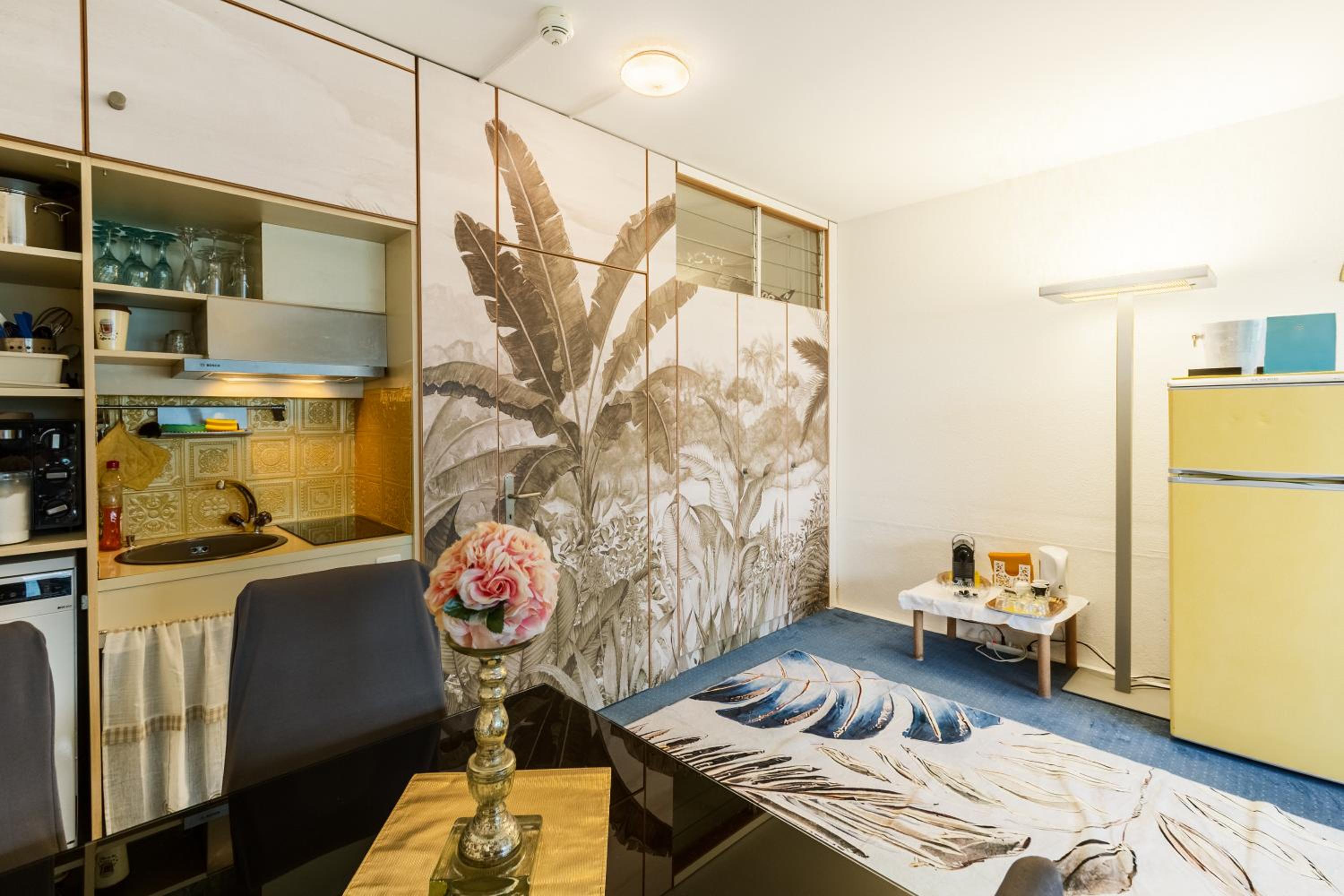 LAKE APARTMENT 5