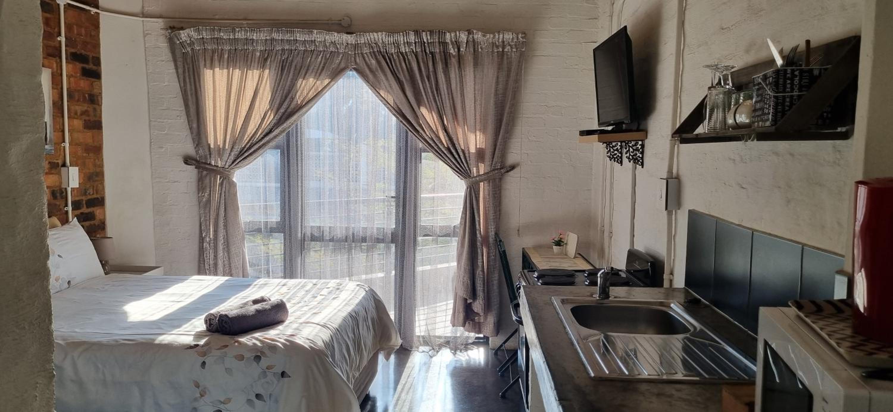 Dimpho House in Vibey Maboneng Precinct