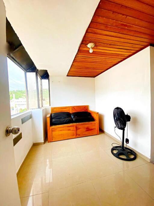 Cozy 5 Bedroom, 6 Bathroom Apartment