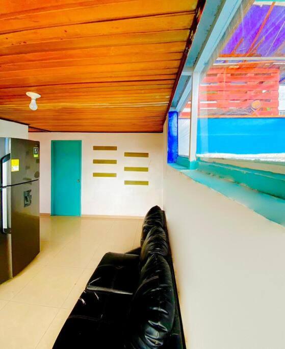 Cozy 5 Bedroom, 6 Bathroom Apartment